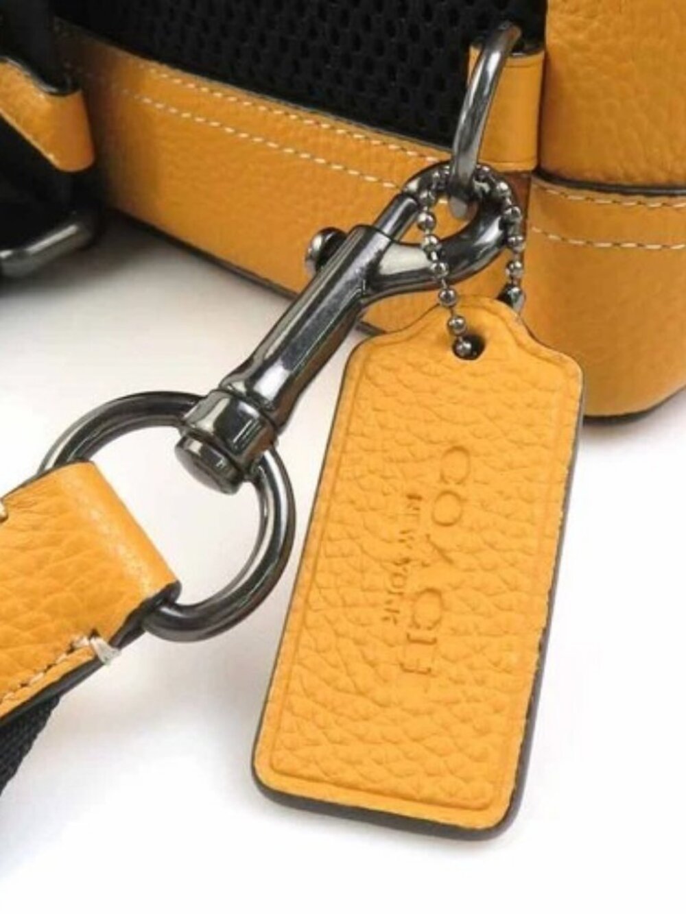 Auth COACH Body Bag Yellow Leather - r11072k