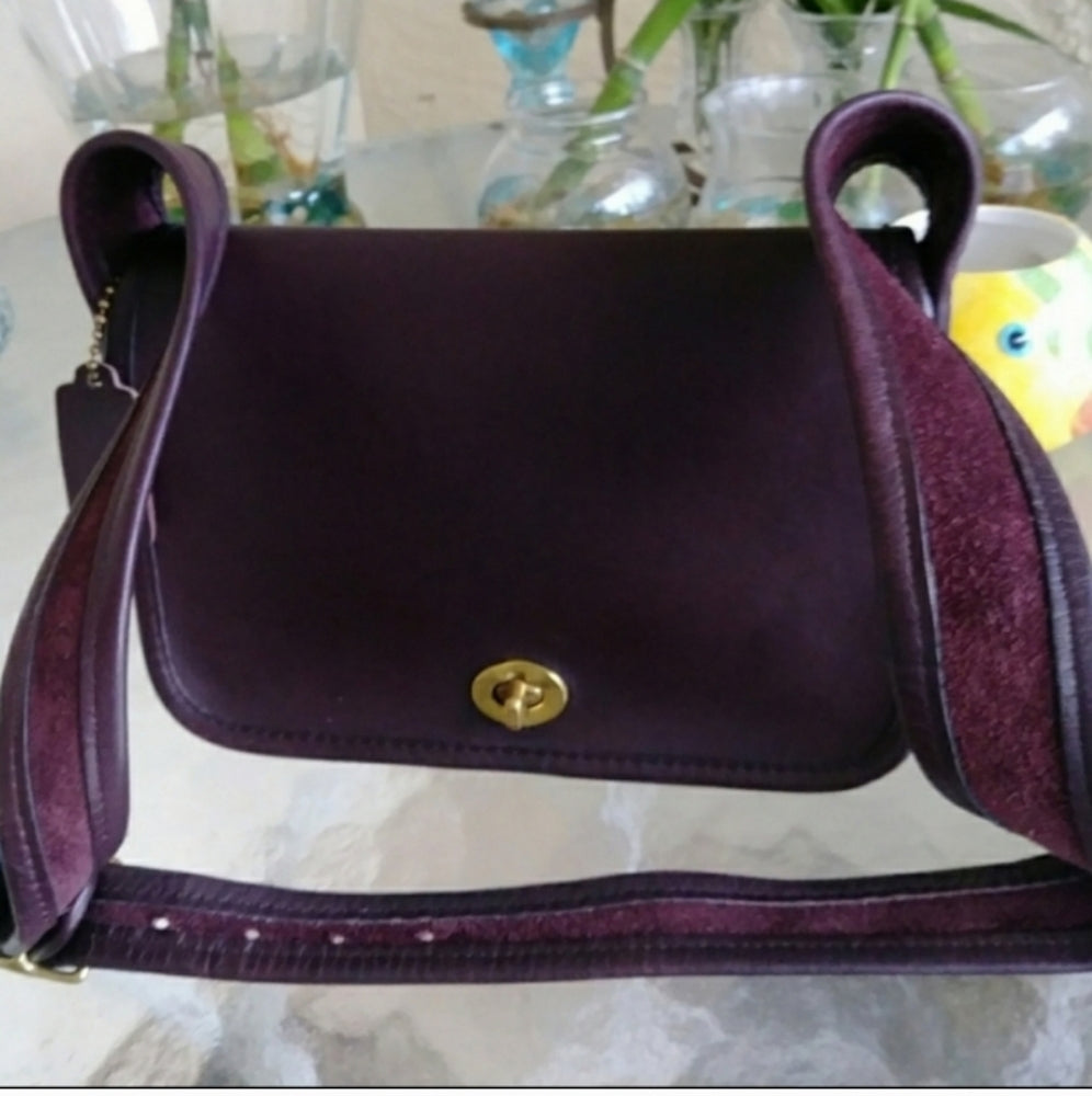@lorac2015 COME SEE SELECT STYLES LIKE THIS IN MY CLOSET OF VINTAGE COACH BAGS